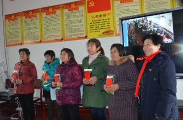 幫扶單親媽媽，關(guān)愛失依家庭